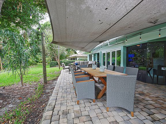 Home For Sale In Pipers Landing