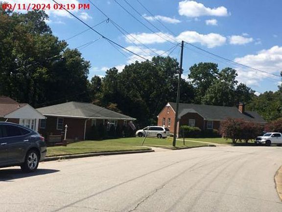 Exterior Neighborhood (street photo)