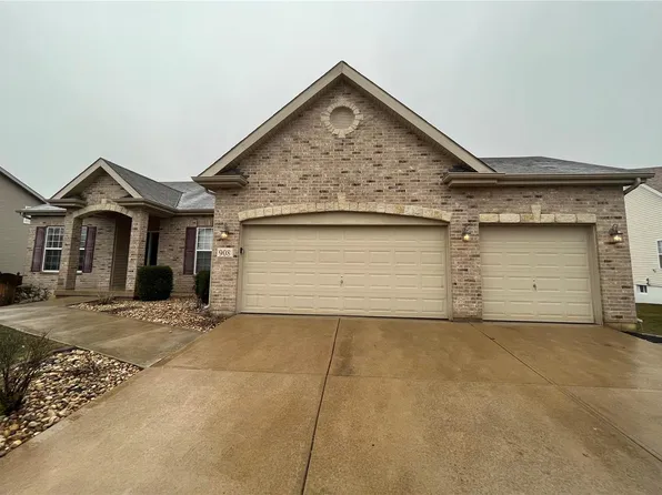 908 Lindmark Dr, Wentzville, MO 63385