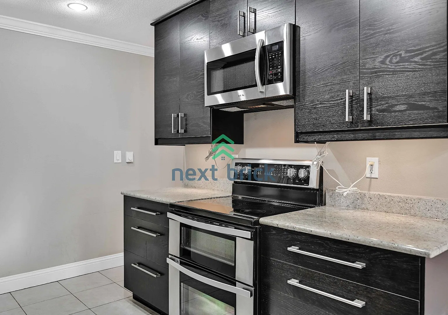 Beautiful home with 2 beds, 1 baths for rent Live in the Heart of Bellevue! — Photo 4