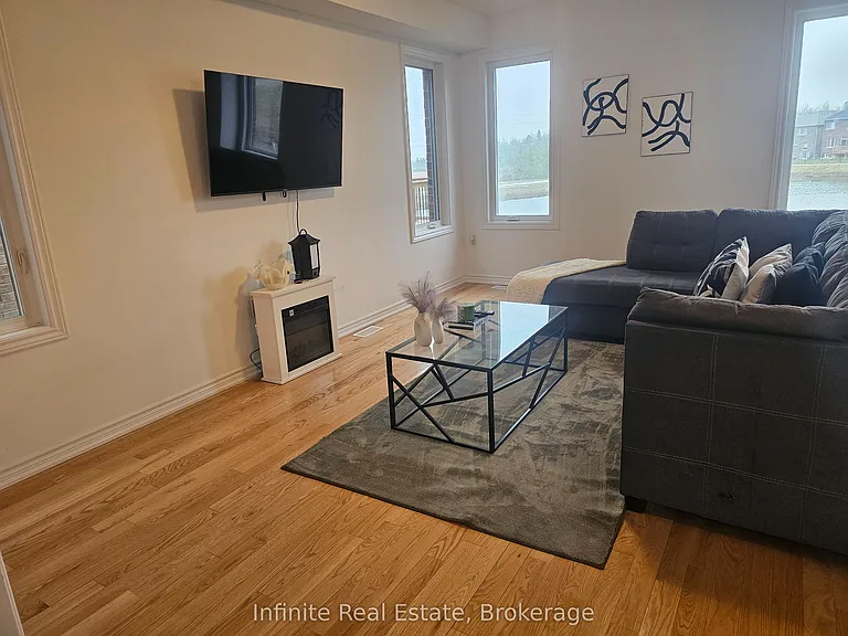 14 Doc Lougheed Ave — Photo 27