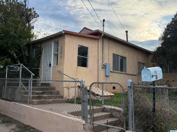 204 S Pinos Altos St, Silver City, NM 88061