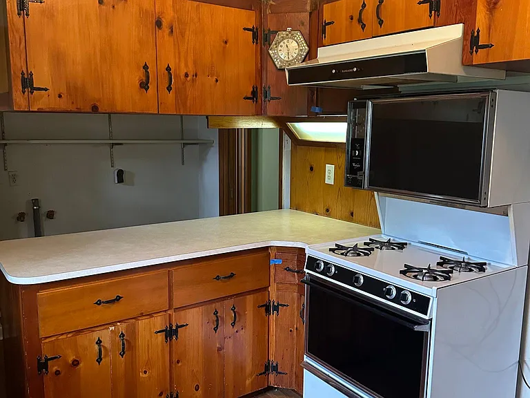 708 E Airline Rd — Photo 11