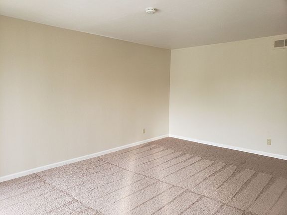 2nd image of 1134 Delna Manor Ln APT 3