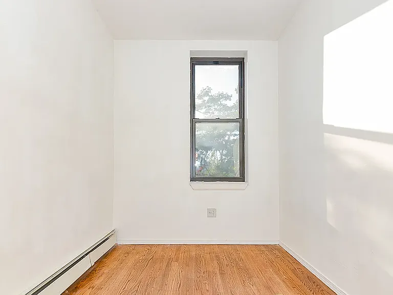 249 Melrose St #3L — Photo 12