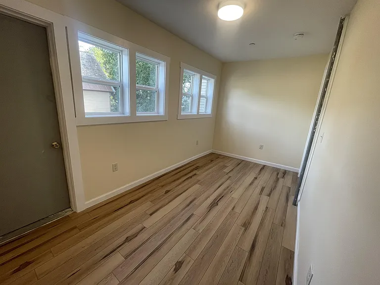 6 1/2-1/2 N Winooski Ave #14 — Photo 33