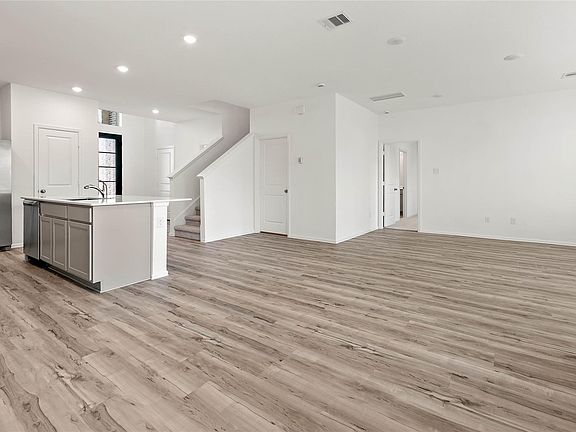 4th image of 7594 Angels Landing Ln