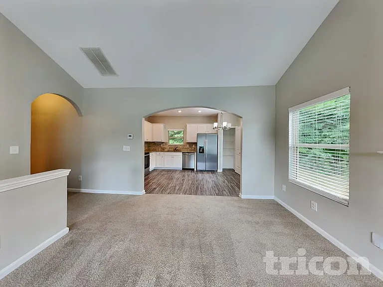 456 Clematis Ct — Photo 2