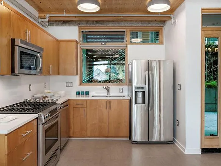 4216 N Mississippi Ave #208 — Photo 5