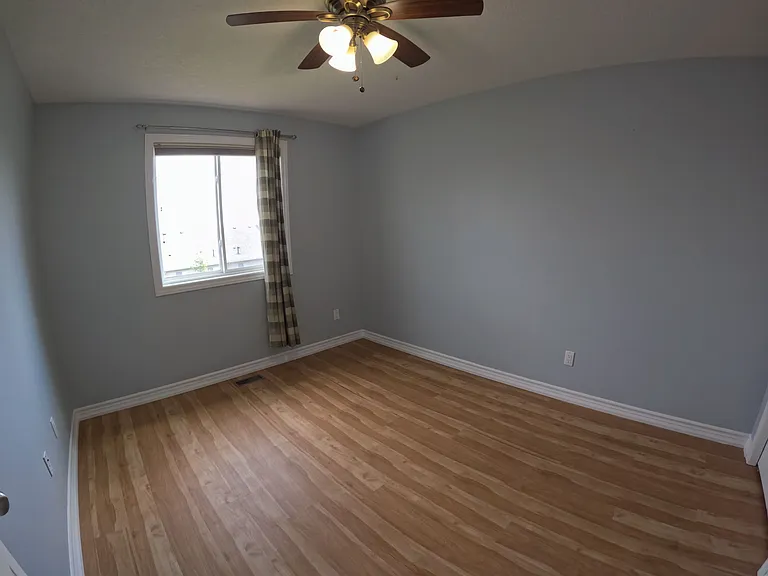 77 Summit Ridge Dr #UPPER — Photo 12