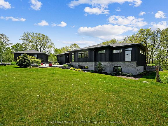 3rd image of 5206 Sully Rd