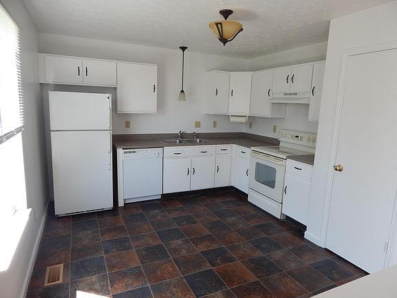 5th image of 4244 Nipigon Dr