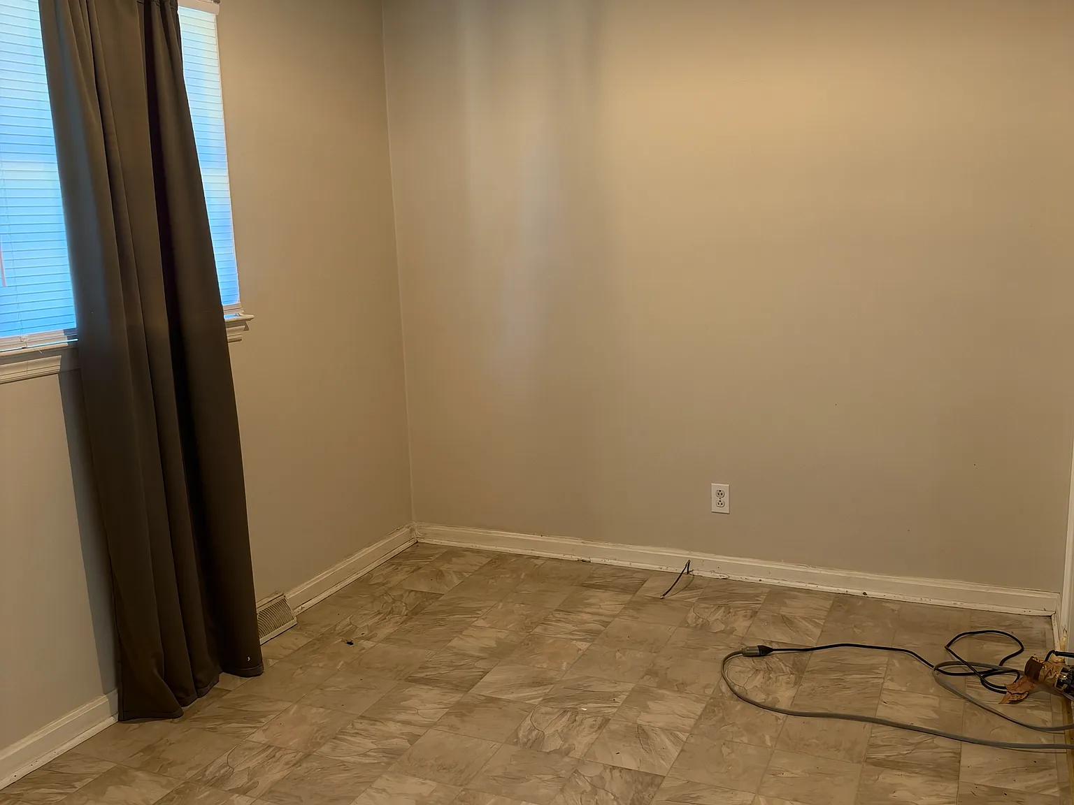 4 bed, 1.5 bath, 1500 sqft, $1,500 — Photo 3