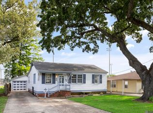 805 Oaks Ave, Port Allen, LA 70767