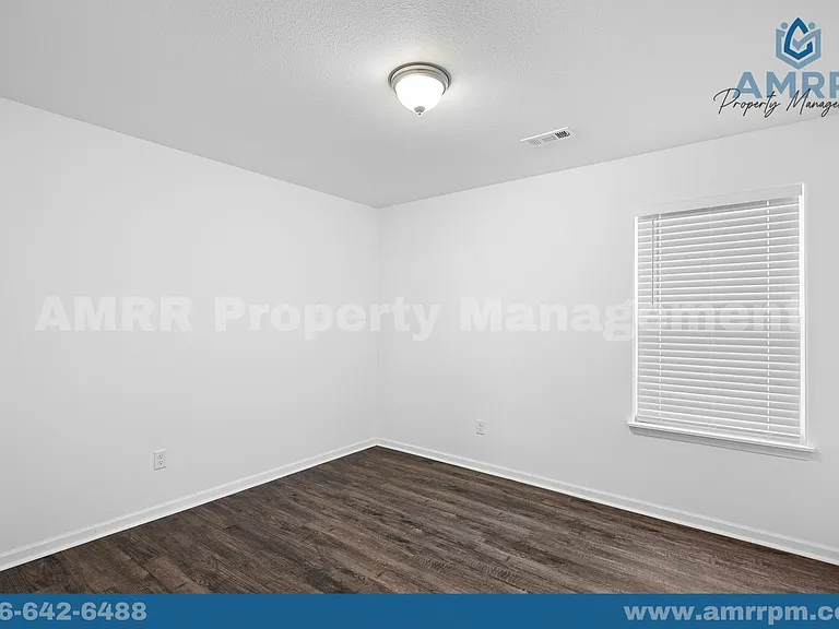 621 Short Leaf Ln — Photo 16
