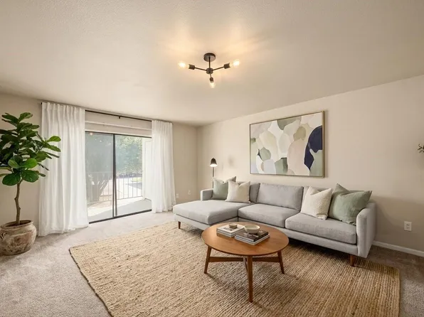 2824 S Bartell Dr APT 212, Houston, TX 77054