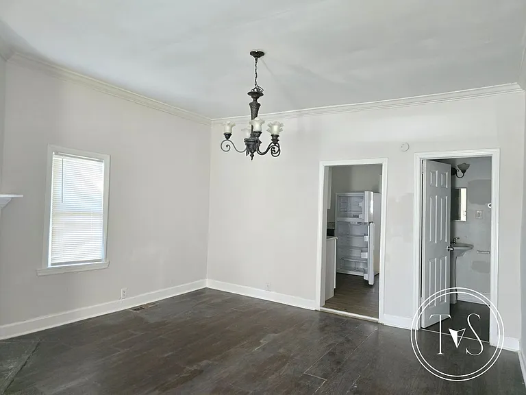 1116 NE 36th St — Photo 9