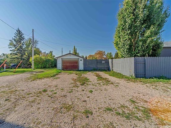 5th image of 235 4th St S