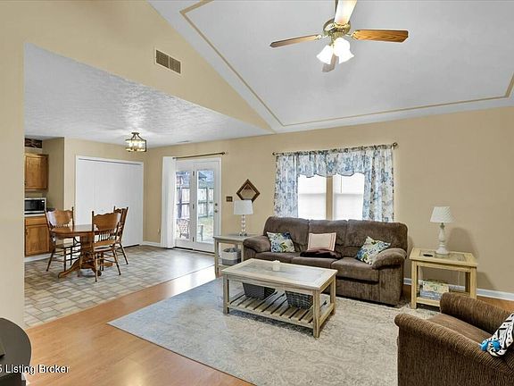 5th image of 3121 Pine Trace Ct