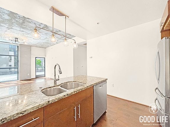 5th image of 1494 Union St Unit 206