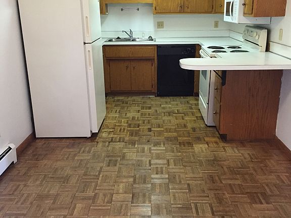 3rd image of 904 24th Ave S APT 06