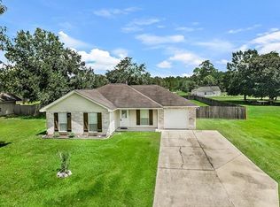 24669 Esquinance St, Lacombe, LA 70445