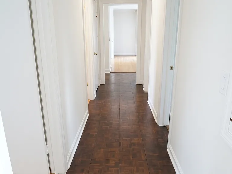 460 Highcrest Dr — Photo 19