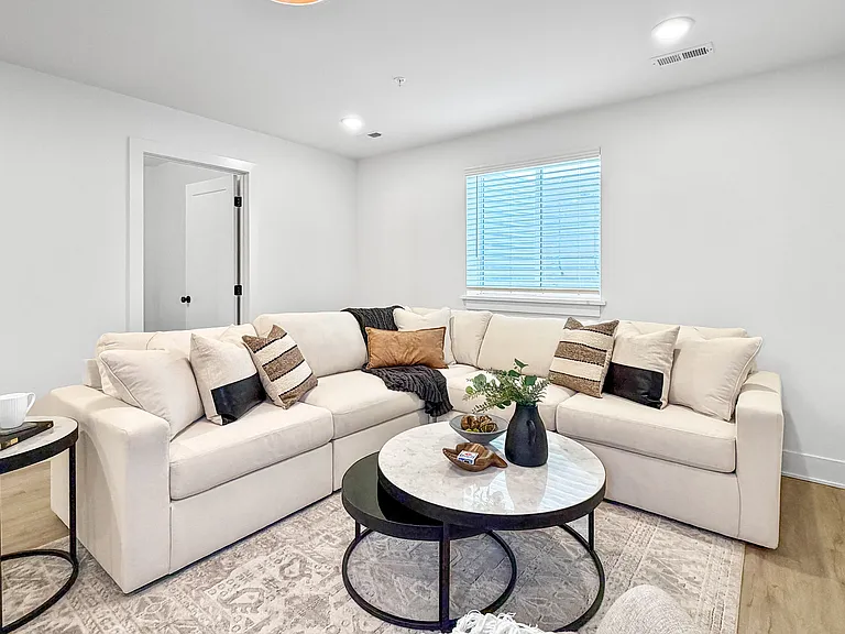 The Flats at West Glen — Photo 14