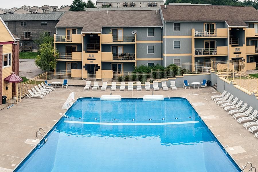 1st image of 1001 Chateau Royale Ct