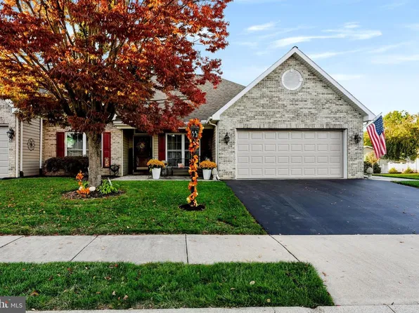 40 Summerfield Dr, Carlisle, PA 17015