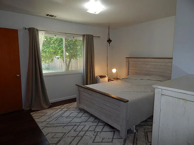 1020 Snyder Dr — Photo 13