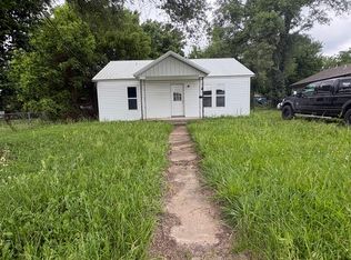 129 N Oakland Ave, Bolivar, MO 65613