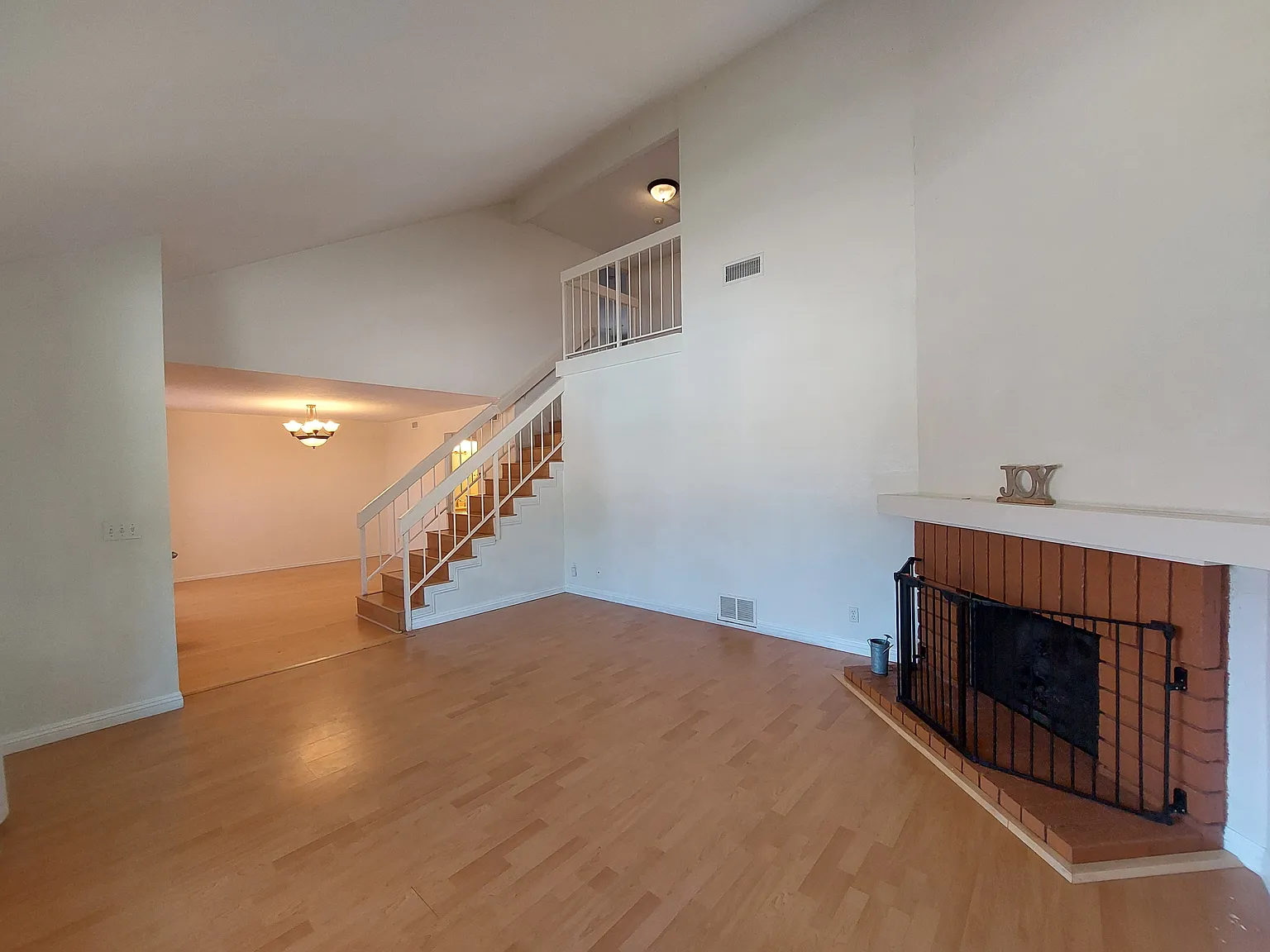 3 bed, 2.5 bath, 1686 sqft, $3,850 — Photo 1
