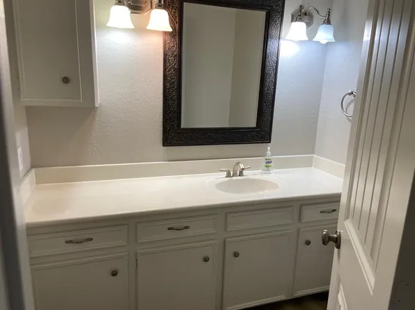 28902 Twisted Oak Dr, Spring, TX 77381