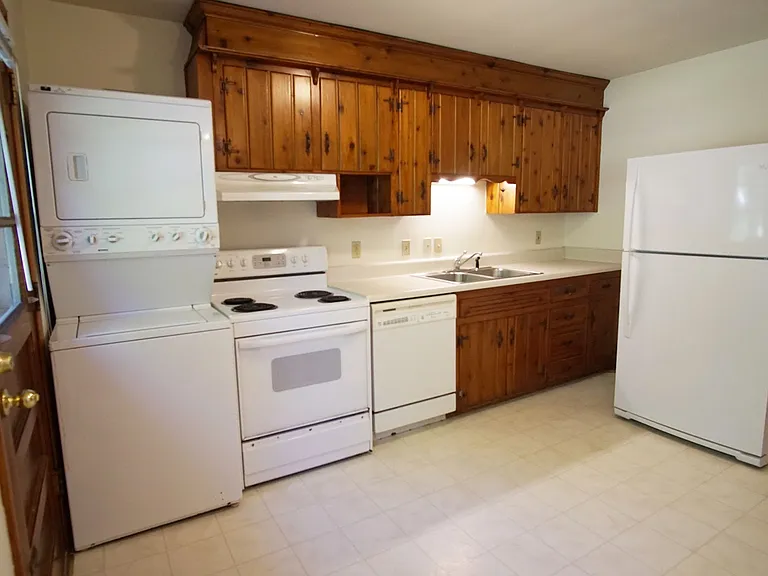 3700 Lealand Ln — Photo 6