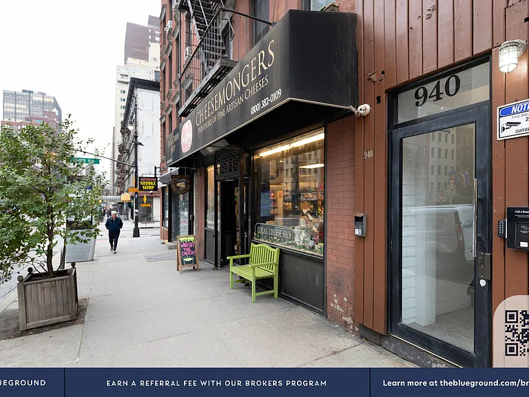 940 1st Ave #3R — Photo 17