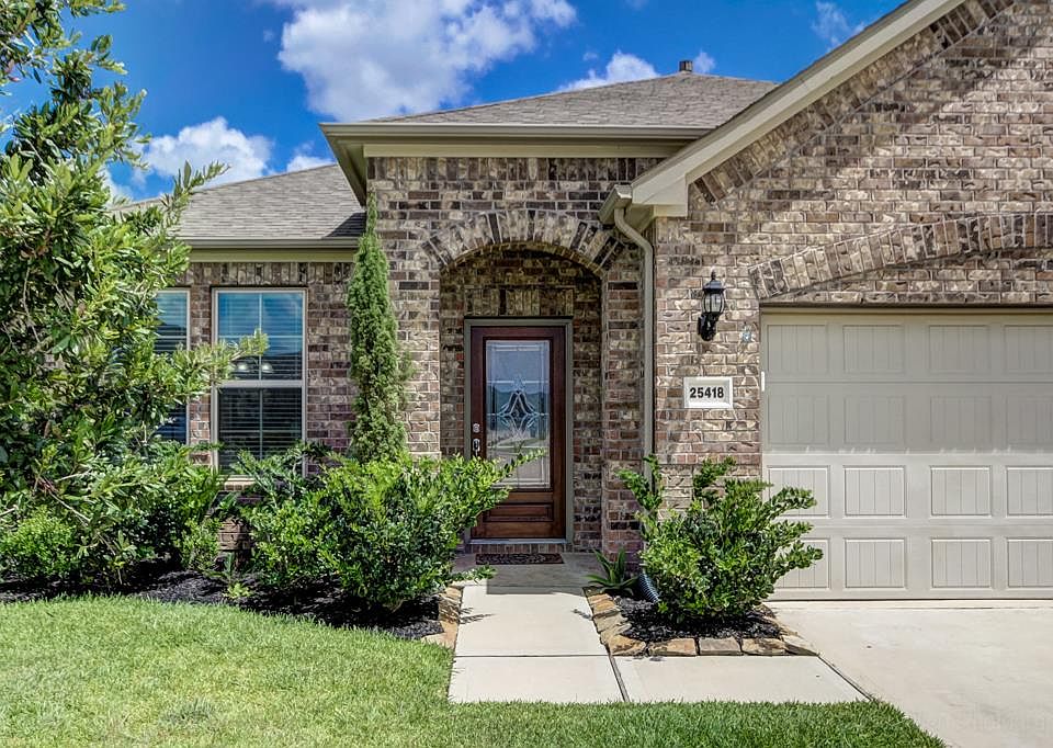 1st image of 25418 Alverstone Dr