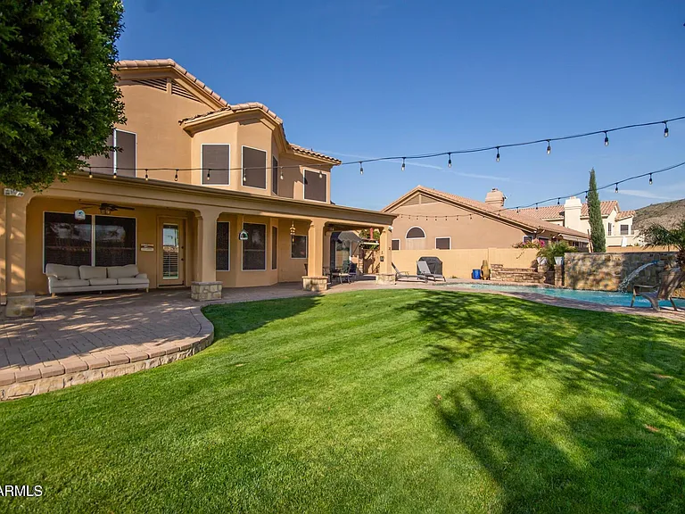 1211 E Desert Flower Ln — Photo 37