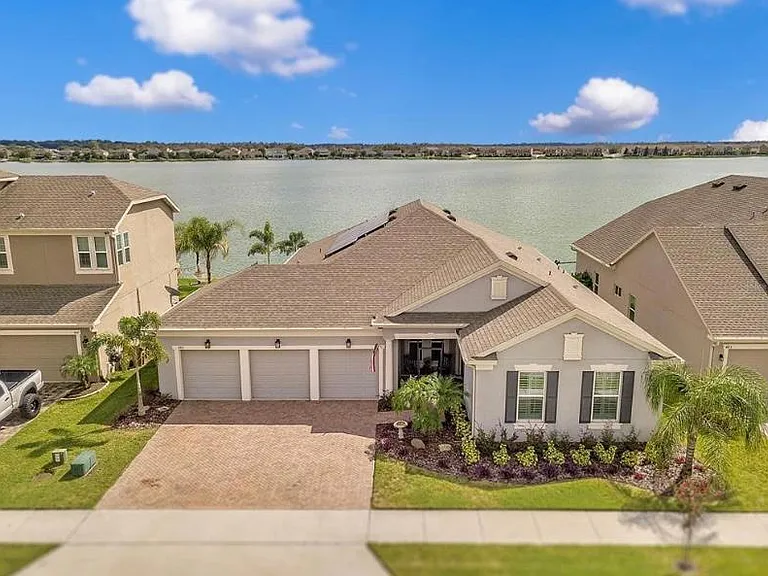 485 Blue Cypress Dr — Photo 2