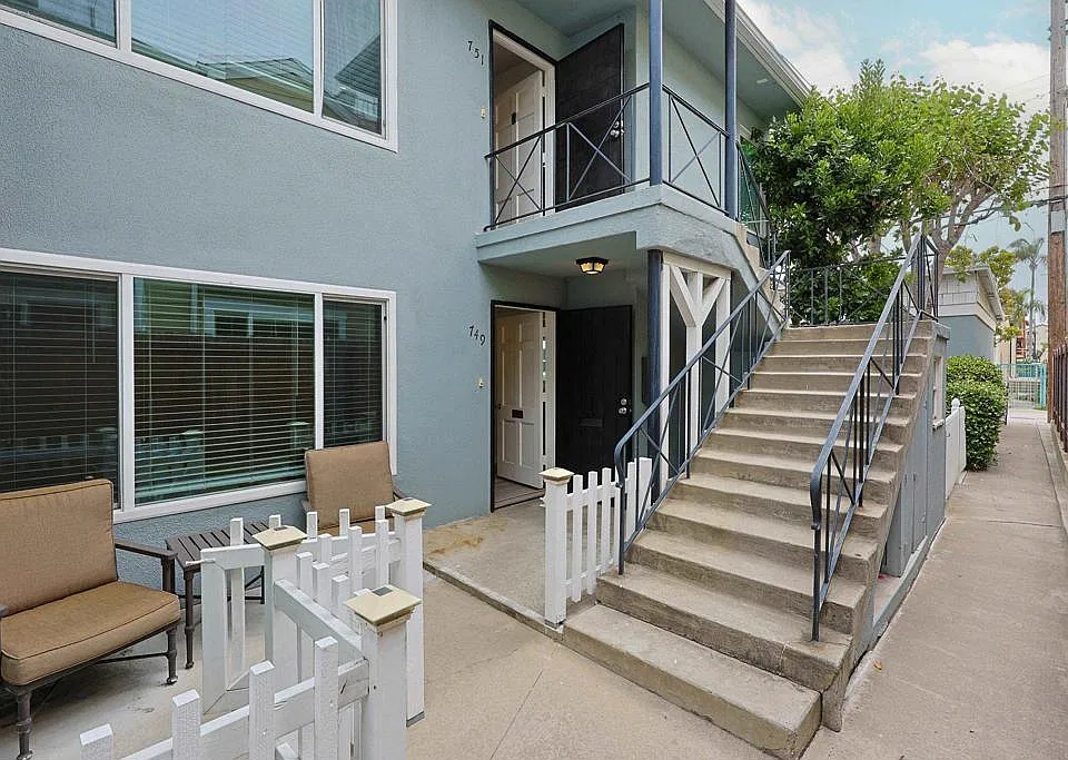 749 D Ave