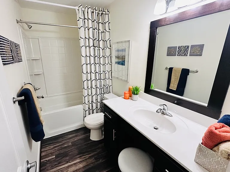 Aspen Apartments — Photo 6