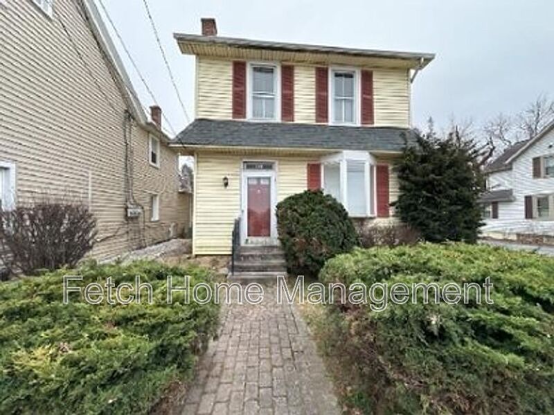 1st image of 362 W Main St