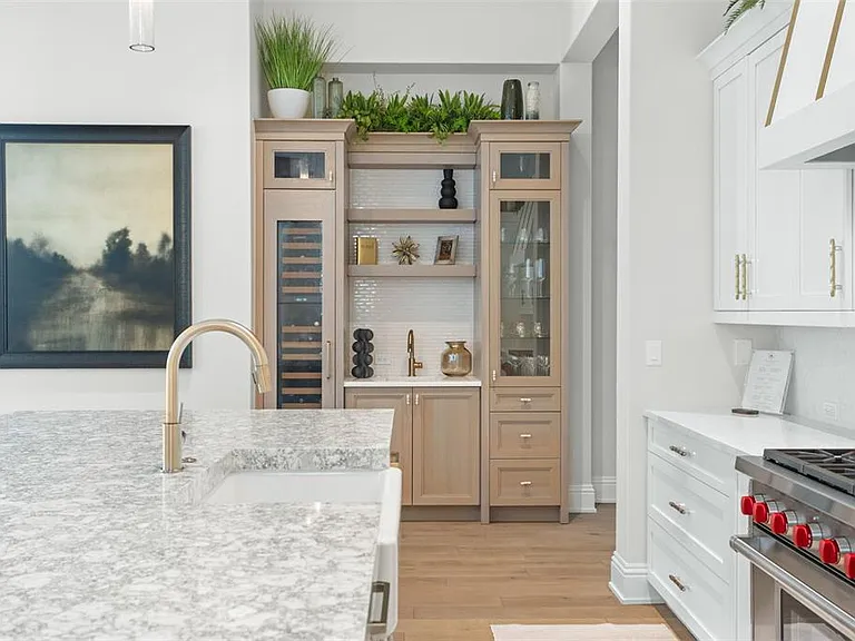 10331 Los Feliz Dr — Photo 24