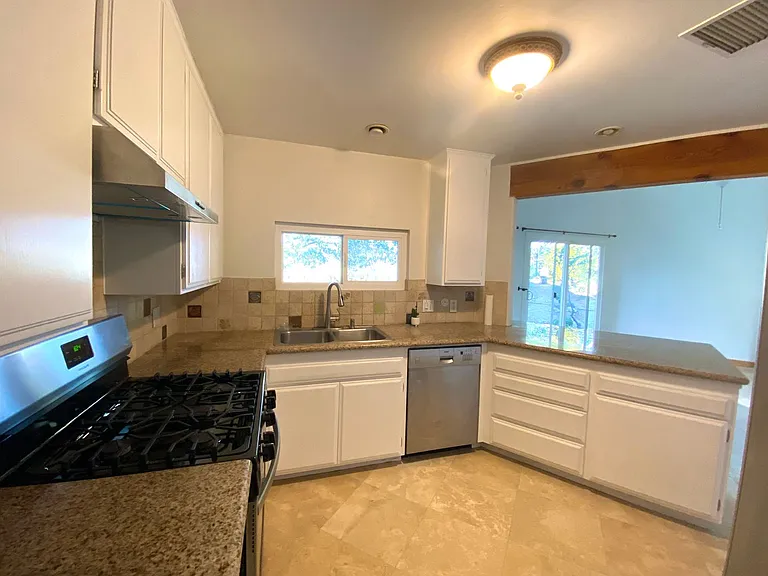 11051 Puesta Del Sol — Photo 12