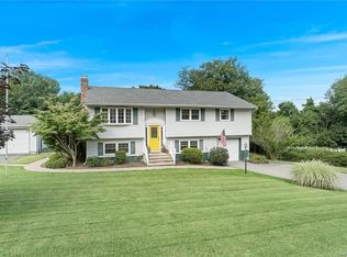 30 Hawthorne Dr, Monroe, NY 10950