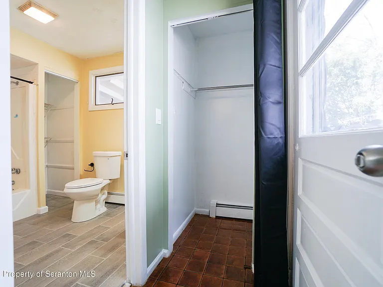 1519 Meylert Ave — Photo 9