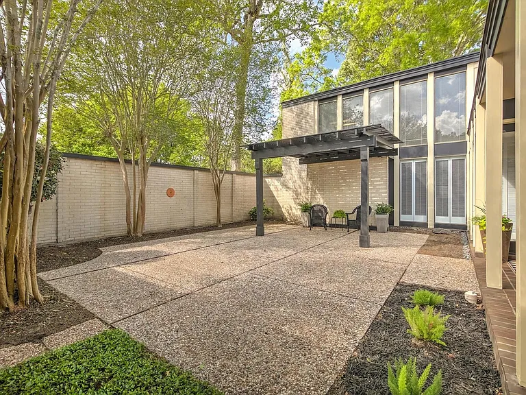 147 Valley Dr — Photo 4