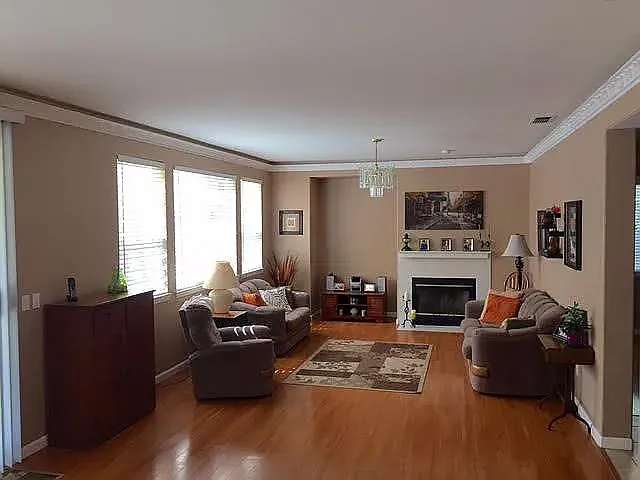 955 Sterling Cir — Photo 3