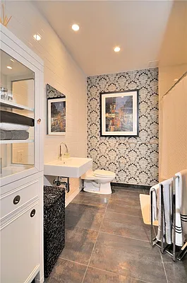 Sold by Trump International Realty | media 8