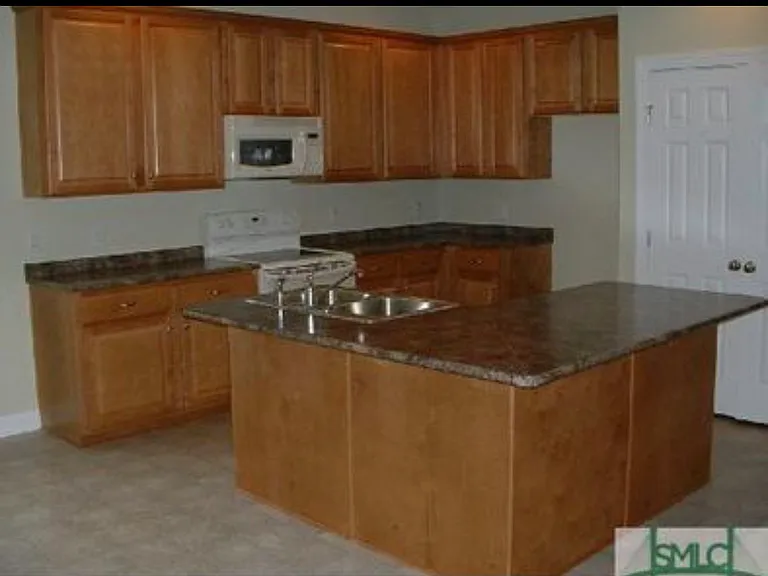 118 Penny Ln — Photo 3